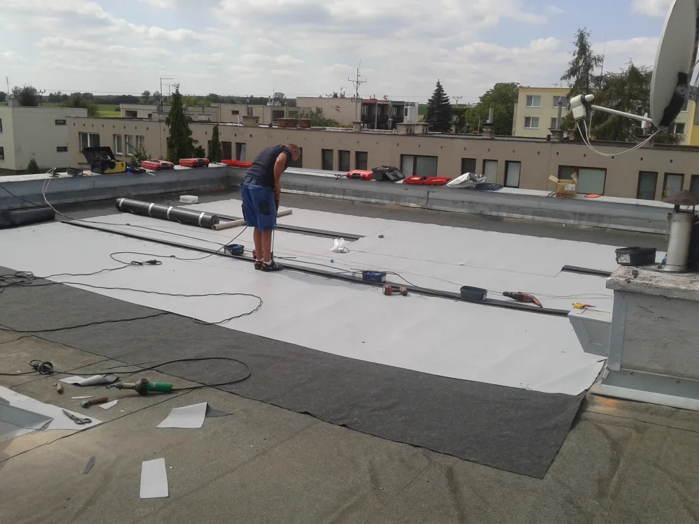 Je tu podzim, naši izolatéři jdou z akce do akce